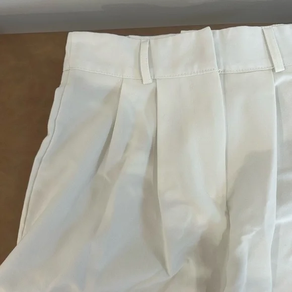 Nasty Gal High Waist White Shorts with Pleats - Picture 2 of 6